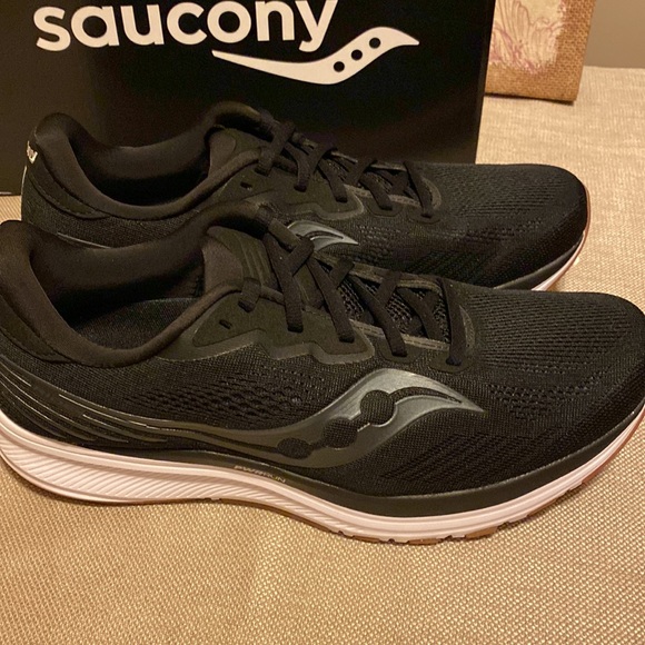 New - Saucony running shoes - Picture 6 of 8